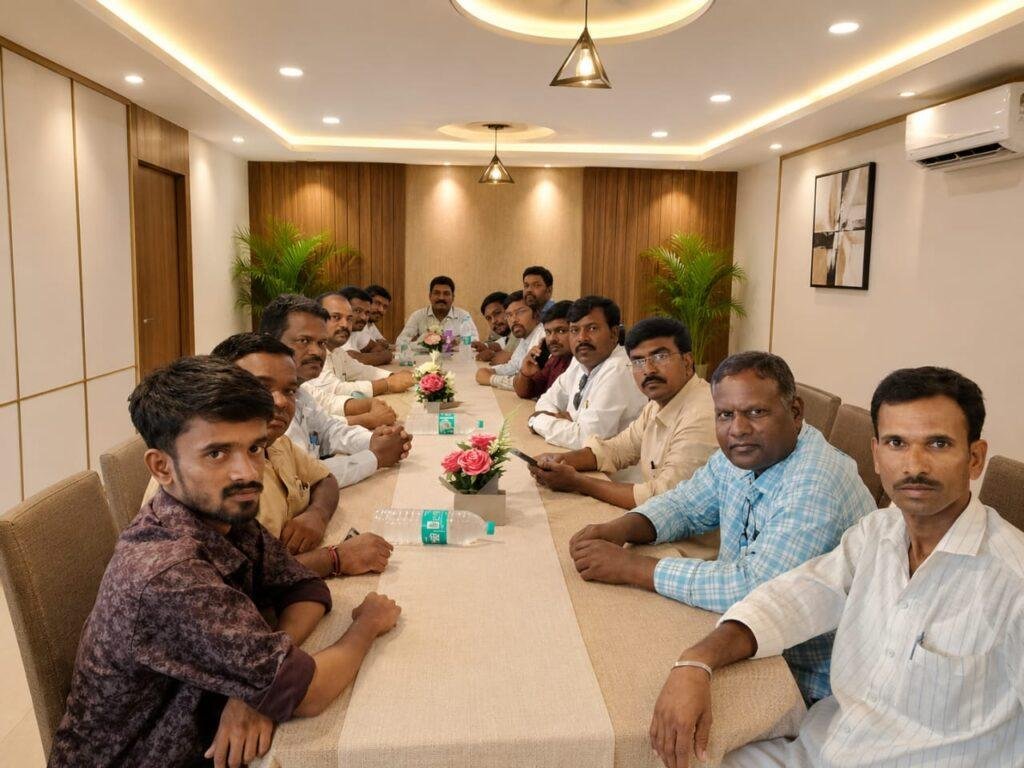 రాష్ట్రంలో అర్హులైన జర్నలిస్టులందరికీ అక్రిడిటేషన్ కార్డులివ్వాలి    -టీఎస్ఎస్ డబ్ల్యూజేఏ రాష్ట్ర అధ్యక్షులు కాదేపురం గంగన్న    -తెలంగాణ ఎస్సీ, ఎస్టీ వర్కింగ్ జర్నలిస్ట్ అసోసియేషన్ రాష్ట్ర కమిటీ సమావేశంలో తీర్మానం.   -నవంబర్‌లో వార్షికోత్సవ సభ నిర్వహణకు ప్రత్యేక కమిటీ