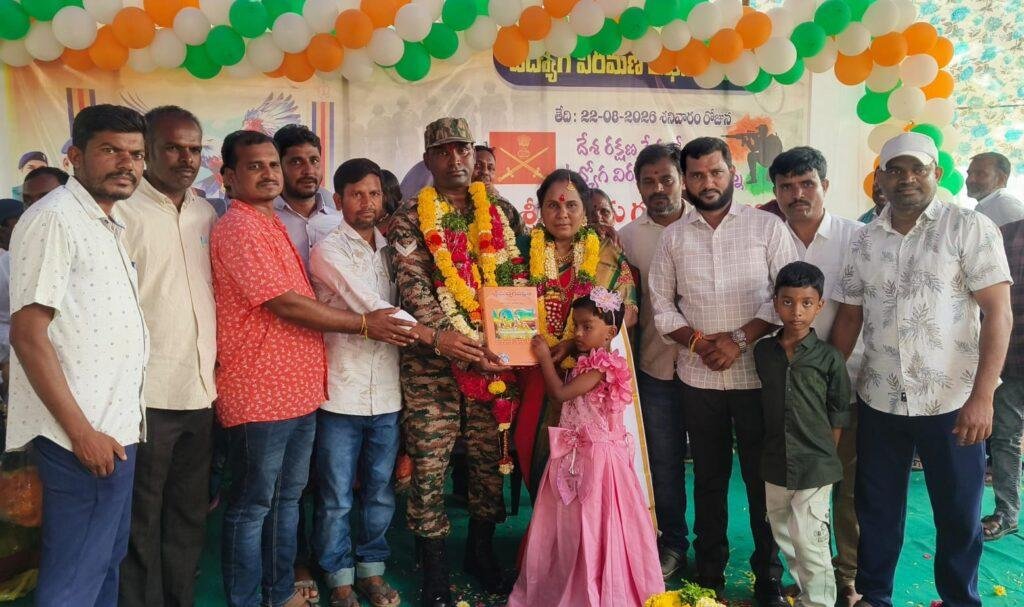 రిటైర్ జవాన్ కు ఘన సన్మానం