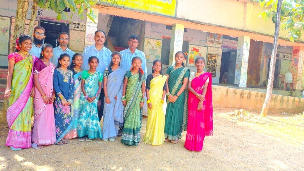 విద్యార్థులే ఉపాధ్యాయులైన వేళ..